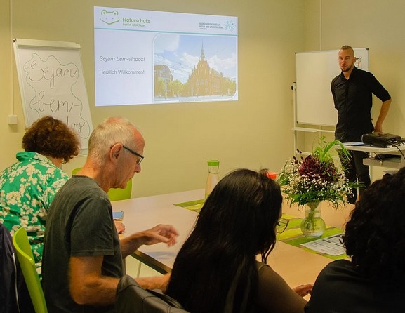 eine delegation aus maputo besuchte das projekt team zukunft der koordinierungsstelle umweltbildung lichtenberg in der kita traumzauberbaum